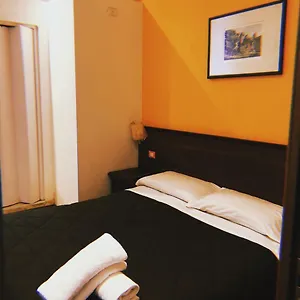 https://romina-rooms-rome.it-romehotels.com
