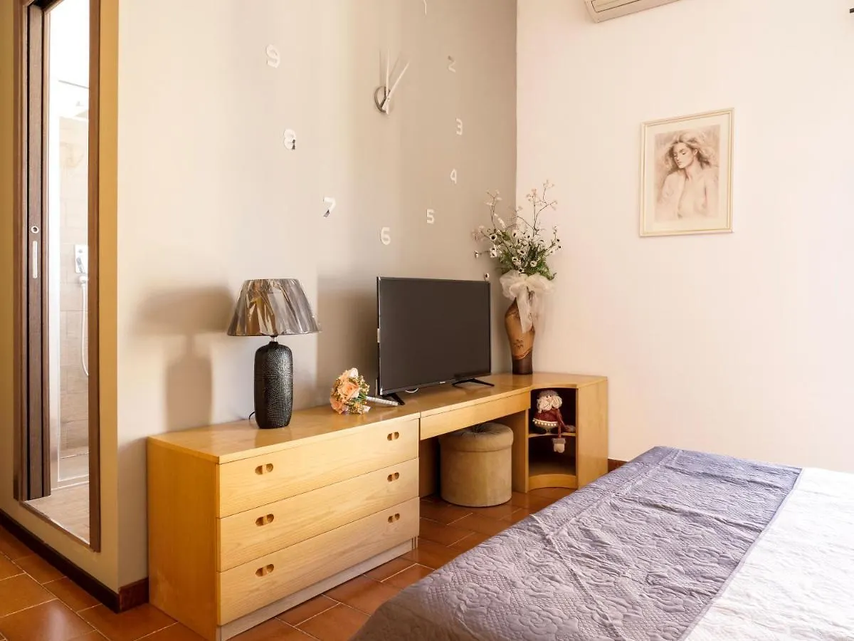 B&B Laura Dolianova